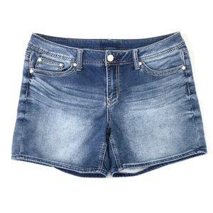 Seven7 | Medium-Wash Denim 5 1/2” Inseam Mid-Rise Jean Shorts
